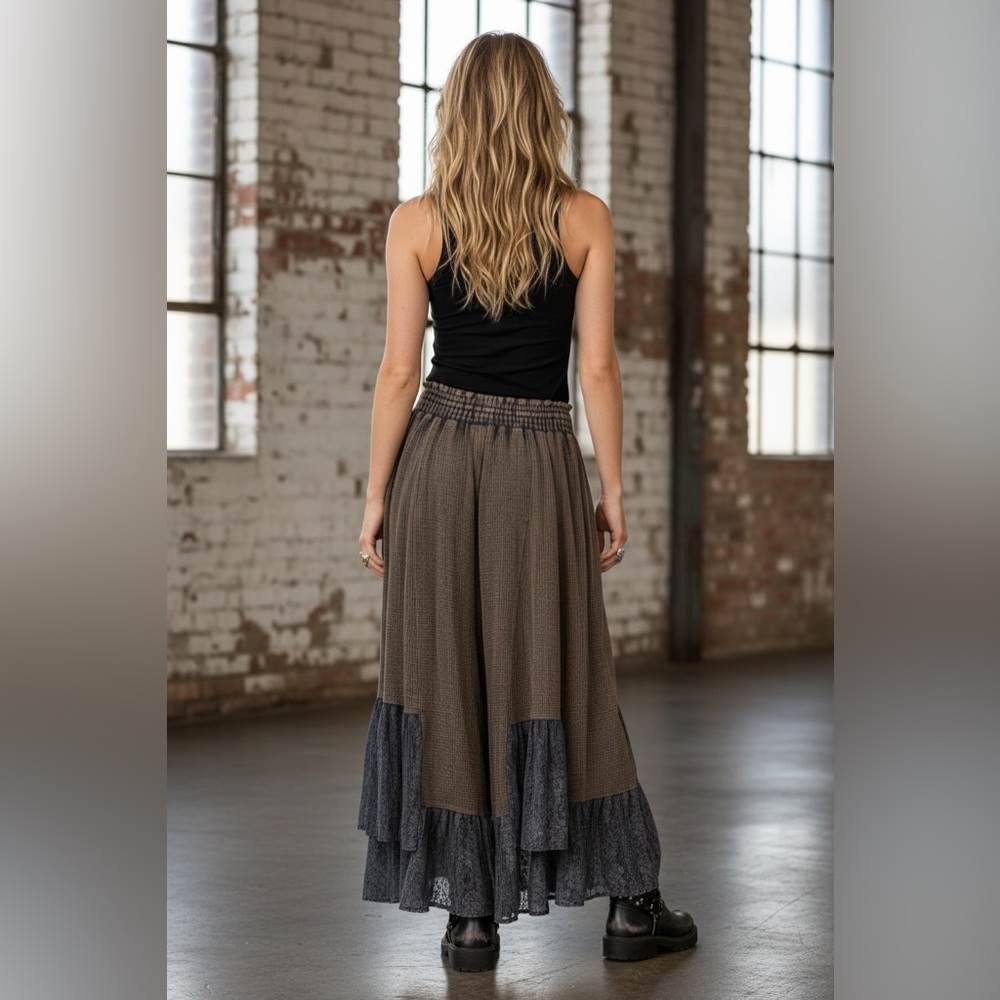 NWT Bluevelvet Textured Cotton Gauze Wide Leg Pants with Lace Detail at Hem - Picture 2 of 9